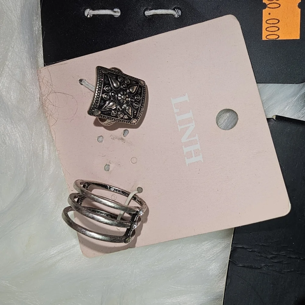 Multiple New‎ Rings - Picture 4 of 7